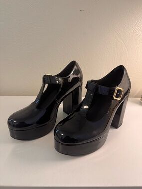 Coutgo Patent Leather Round Toe T-Strap Mary Jane Heels Women’s Size 7.5